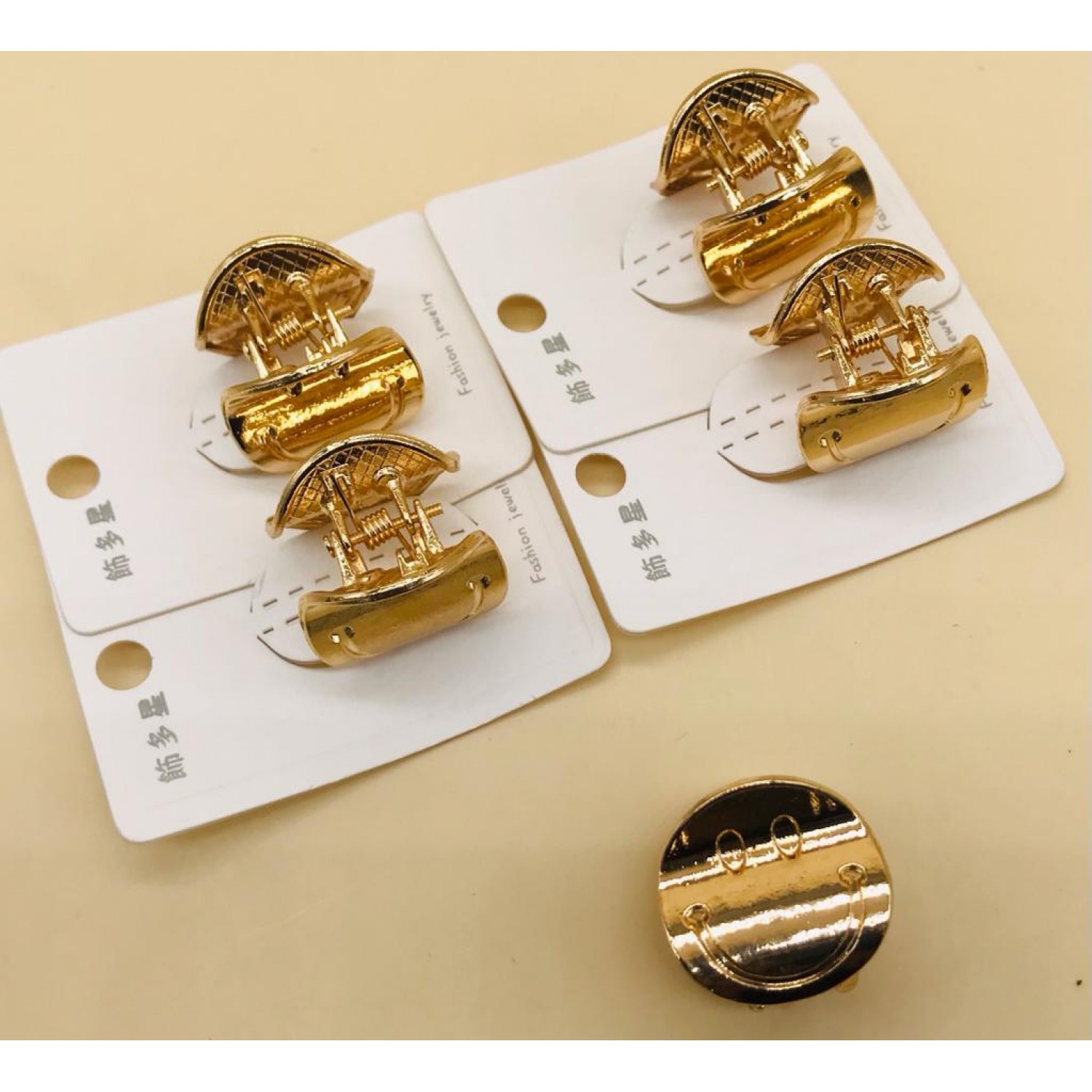 Fashion Alley Hair Claw ( Pack of 12 ) Fashion Alley Hair Claw ( Pack of 12 )